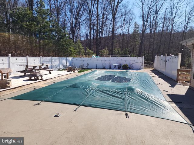 429 DARK HOLLOW RD, Shermans Dale, PA 17090