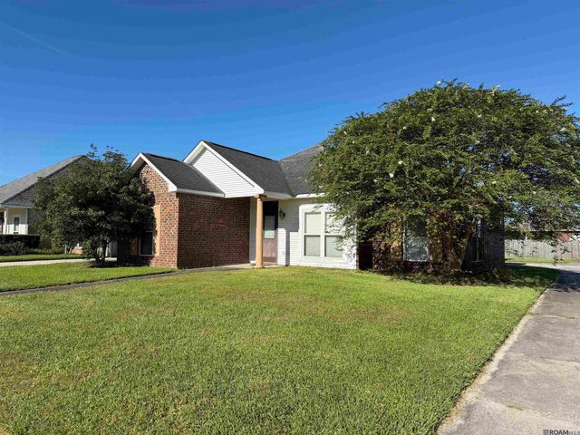 525 Daphne Dr, Gonzales, LA 70737