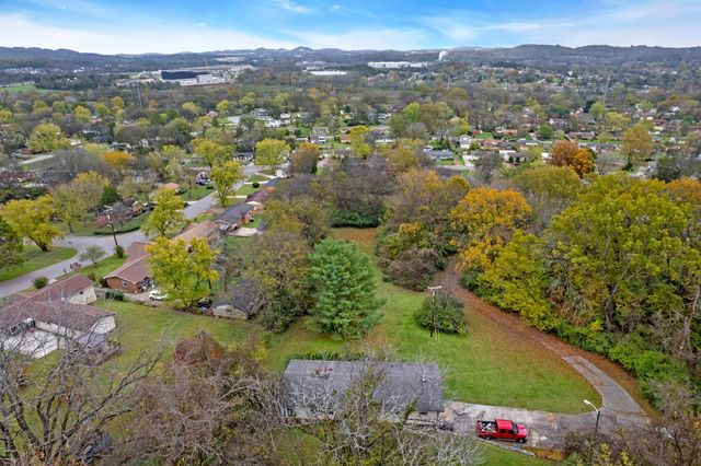 4081 Fairmeade Dr, Nashville, TN 37218
