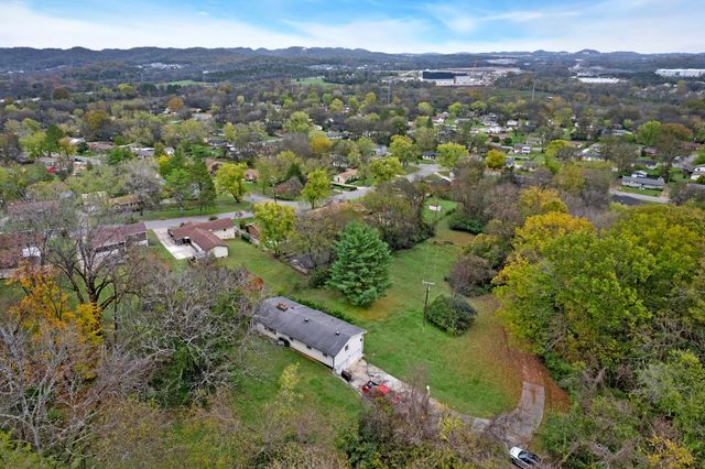 4081 Fairmeade Dr, Nashville, TN 37218