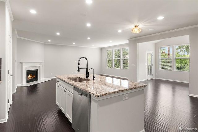 31065 Tremont Lane, Franklin, MI 48025