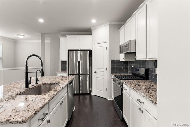 31065 Tremont Lane, Franklin, MI 48025