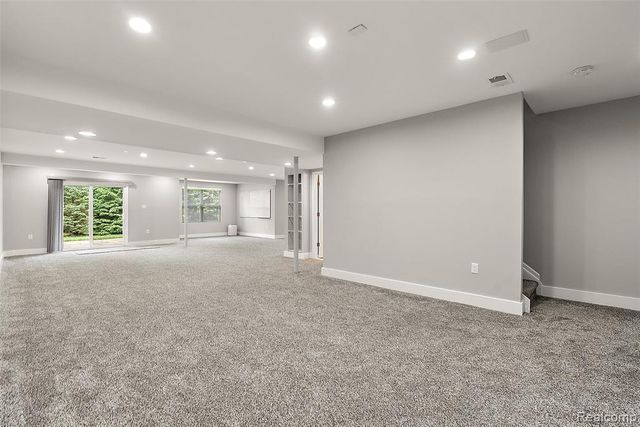 31065 Tremont Lane, Franklin, MI 48025
