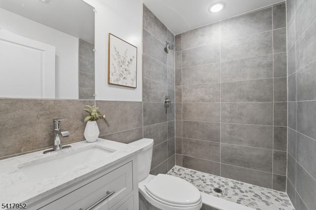 64 Morningside Rd, Verona Twp., NJ 07044