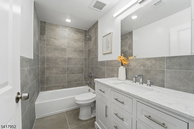 64 Morningside Rd, Verona Twp., NJ 07044