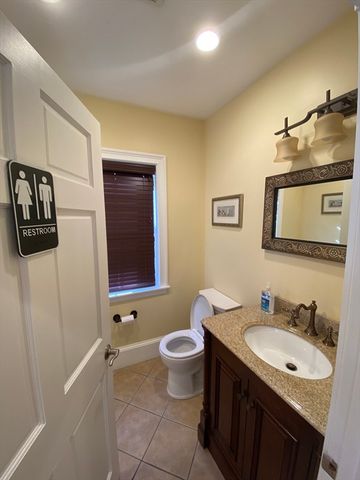 206 Holland St A, Somerville, MA 02144