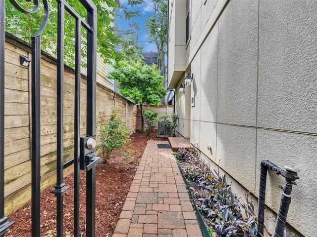 2309 Hadley Street, Houston, TX 77003