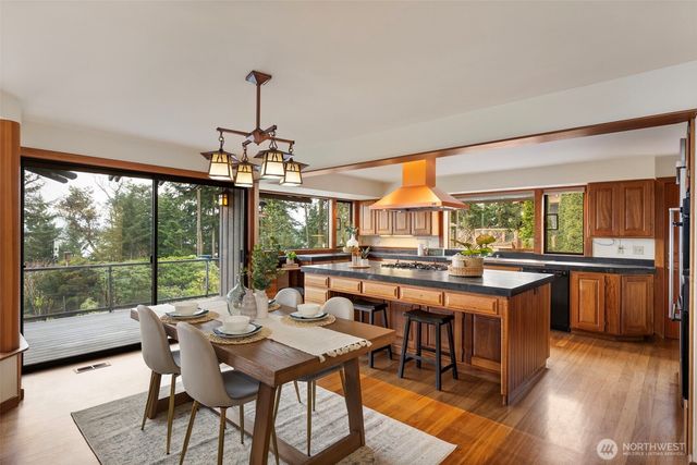 170 Windship Drive, Port Townsend, WA 98368