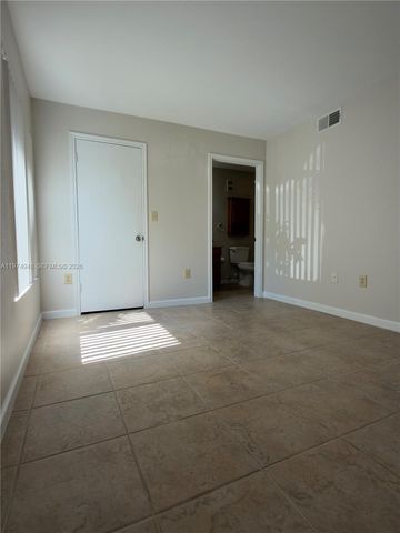 2647 NW 33rd St 2306, Oakland Park, FL 33309