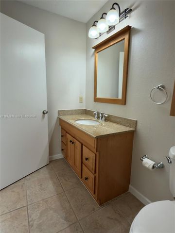 2647 NW 33rd St 2306, Oakland Park, FL 33309