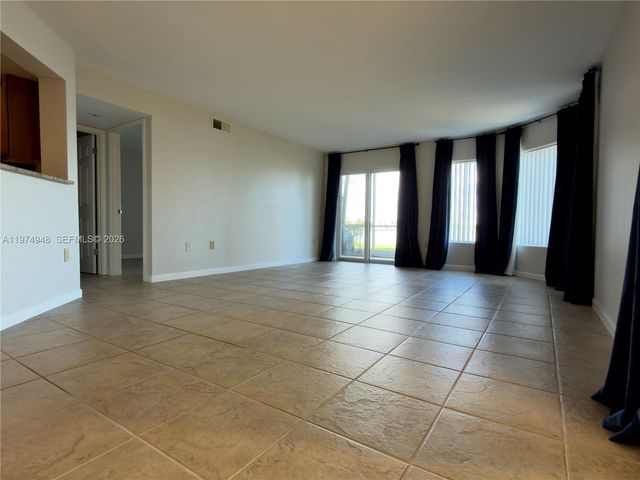 2647 NW 33rd St 2306, Oakland Park, FL 33309