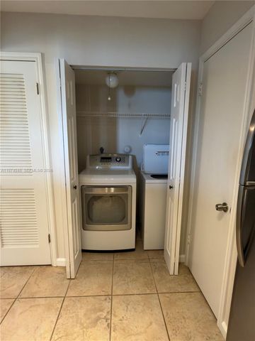 2647 NW 33rd St 2306, Oakland Park, FL 33309