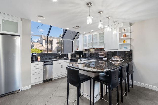 16 Portside Drive 16C, Fort Lauderdale, FL 33316