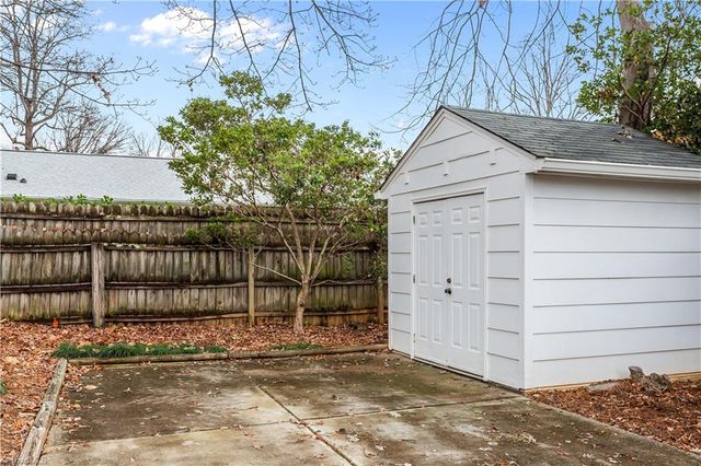 1002 Kemp W Road, Greensboro, NC 27410