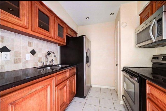 6001 Reims Road 311, Houston, TX 77036