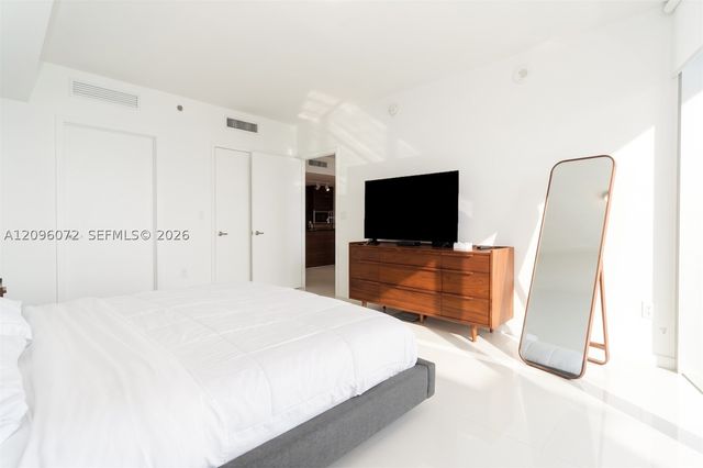 495 Brickell Ave 3207, Miami, FL 33131