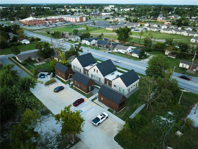 510 N 8th Street, Rogers, AR 72756