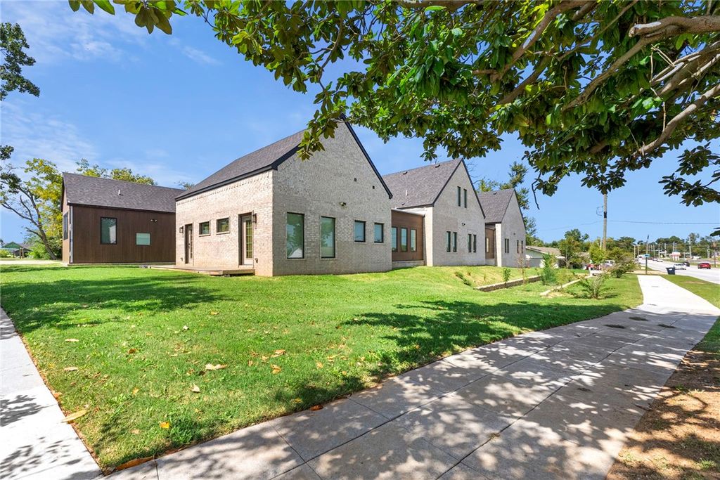 510 N 8th Street, Rogers, AR 72756