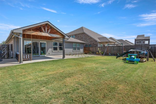 1612 Gold Mine Trail, Aubrey, TX 76227