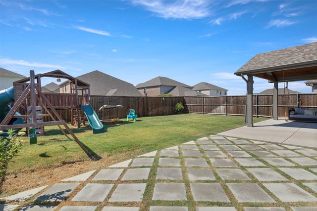 1612 Gold Mine Trail, Aubrey, TX 76227