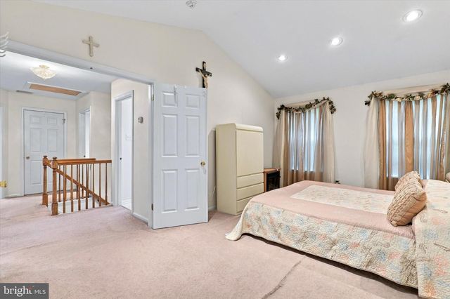 255 ROCK RUN RD, Yardley, PA 19067
