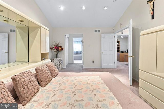 255 ROCK RUN RD, Yardley, PA 19067