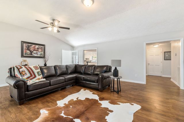 584 Lancaster Hwy, Hickman, TN 38567