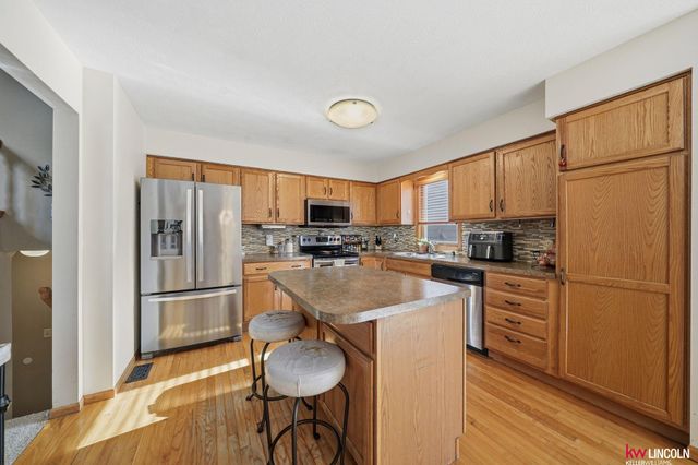 5463 NW 4th Street, Lincoln, NE 68521