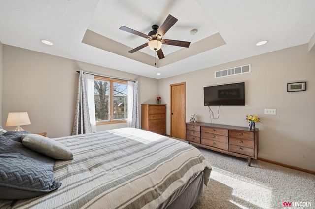 5463 NW 4th Street, Lincoln, NE 68521