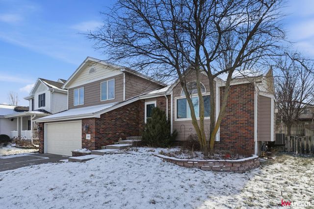 5463 NW 4th Street, Lincoln, NE 68521