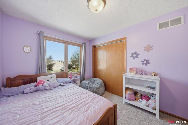 5463 NW 4th Street, Lincoln, NE 68521