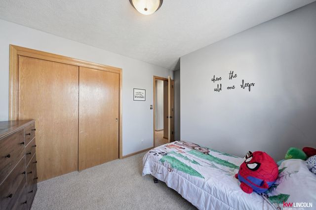 5463 NW 4th Street, Lincoln, NE 68521