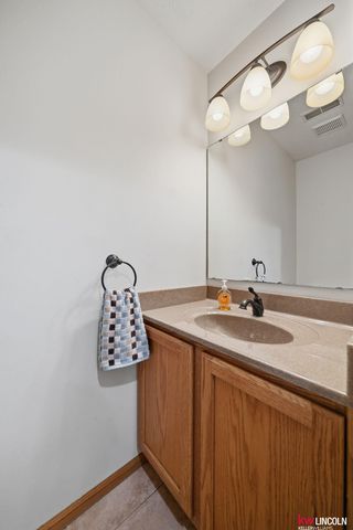 5463 NW 4th Street, Lincoln, NE 68521