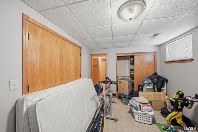 5463 NW 4th Street, Lincoln, NE 68521