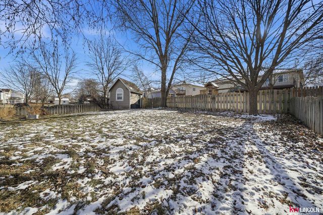 5463 NW 4th Street, Lincoln, NE 68521