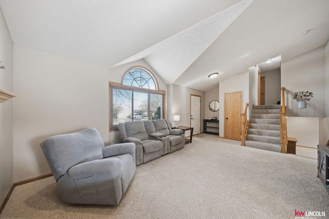 5463 NW 4th Street, Lincoln, NE 68521