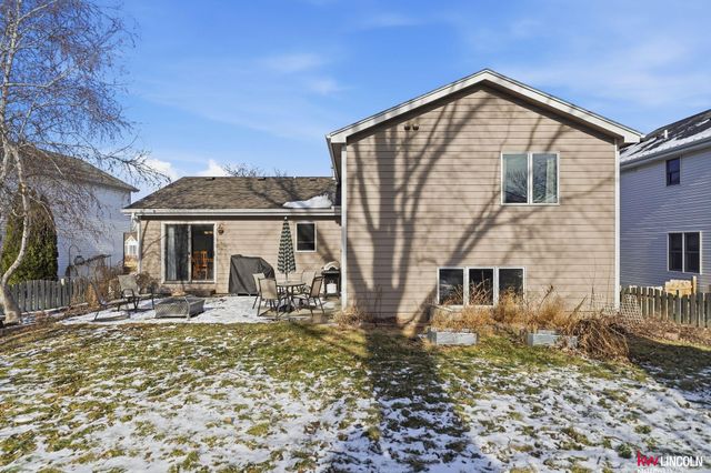 5463 NW 4th Street, Lincoln, NE 68521
