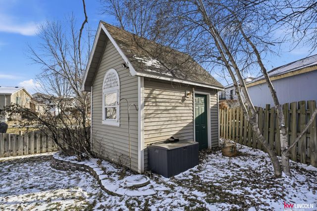 5463 NW 4th Street, Lincoln, NE 68521