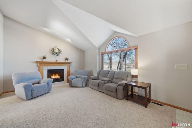 5463 NW 4th Street, Lincoln, NE 68521