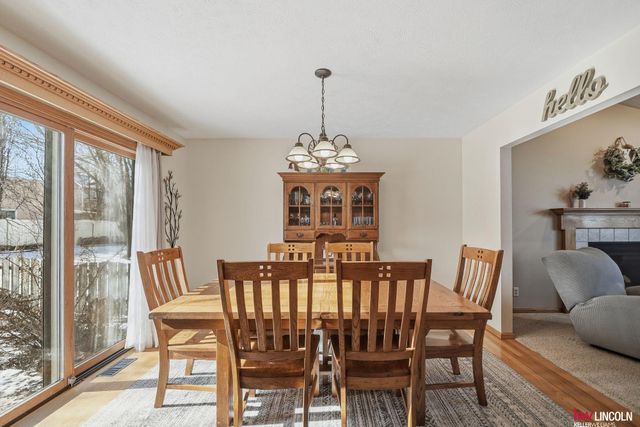 5463 NW 4th Street, Lincoln, NE 68521