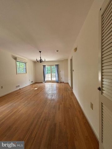 6519 WINNEPEG RD, Bethesda, MD 20817