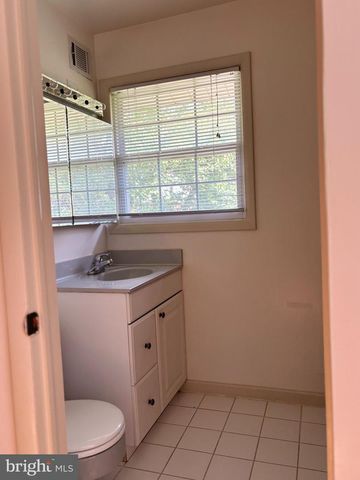 6519 WINNEPEG RD, Bethesda, MD 20817