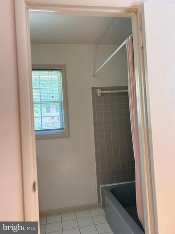 6519 WINNEPEG RD, Bethesda, MD 20817