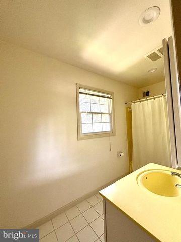 6519 WINNEPEG RD, Bethesda, MD 20817