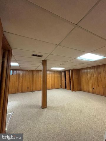 6519 WINNEPEG RD, Bethesda, MD 20817