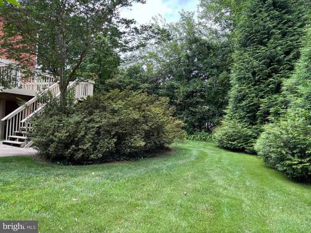 6519 WINNEPEG RD, Bethesda, MD 20817