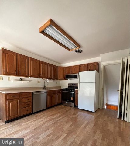 6519 WINNEPEG RD, Bethesda, MD 20817