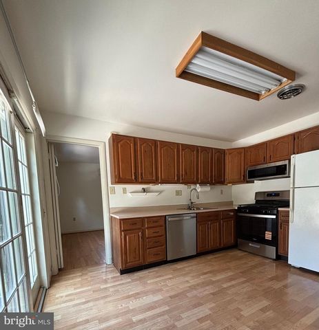 6519 WINNEPEG RD, Bethesda, MD 20817