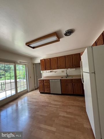 6519 WINNEPEG RD, Bethesda, MD 20817