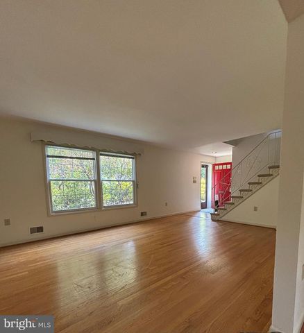 6519 WINNEPEG RD, Bethesda, MD 20817
